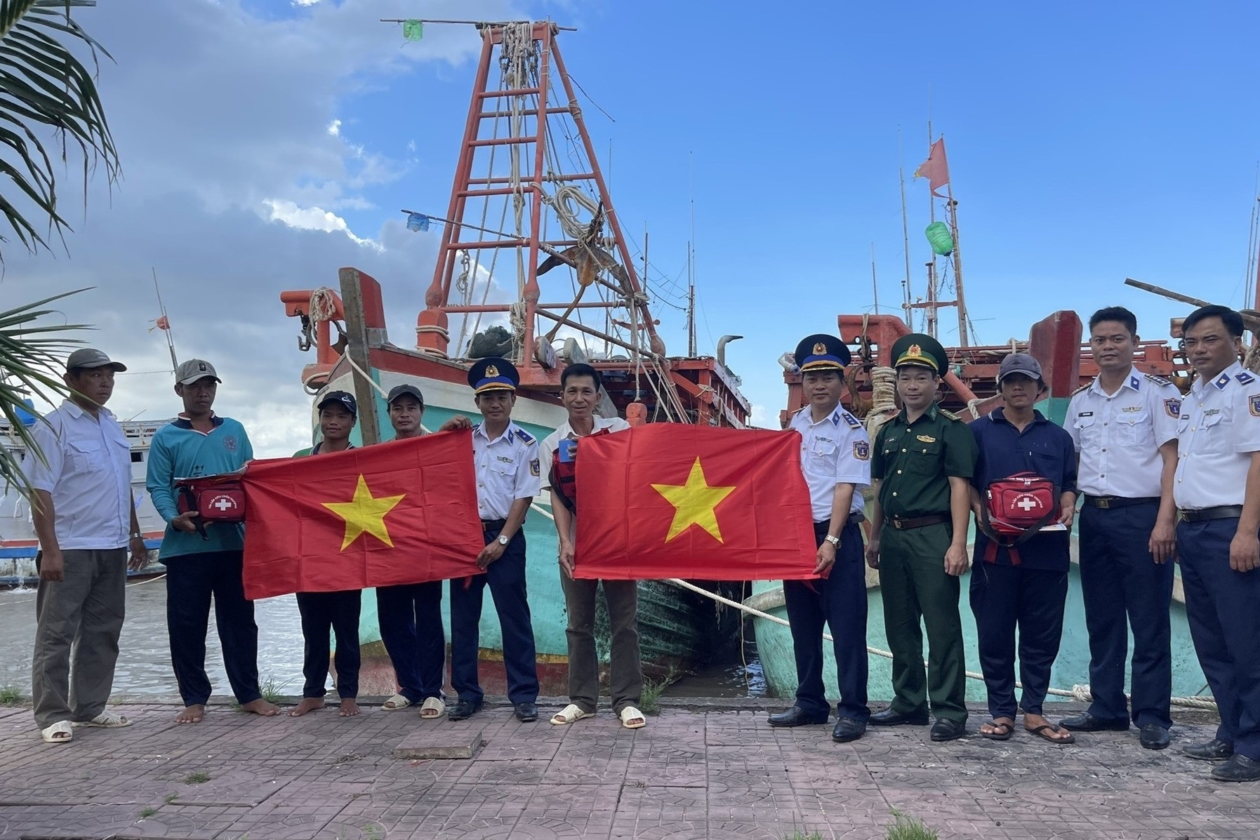 “Tự hào cờ Tổ quốc” chuyển tải thông điệp tình yêu đất nước