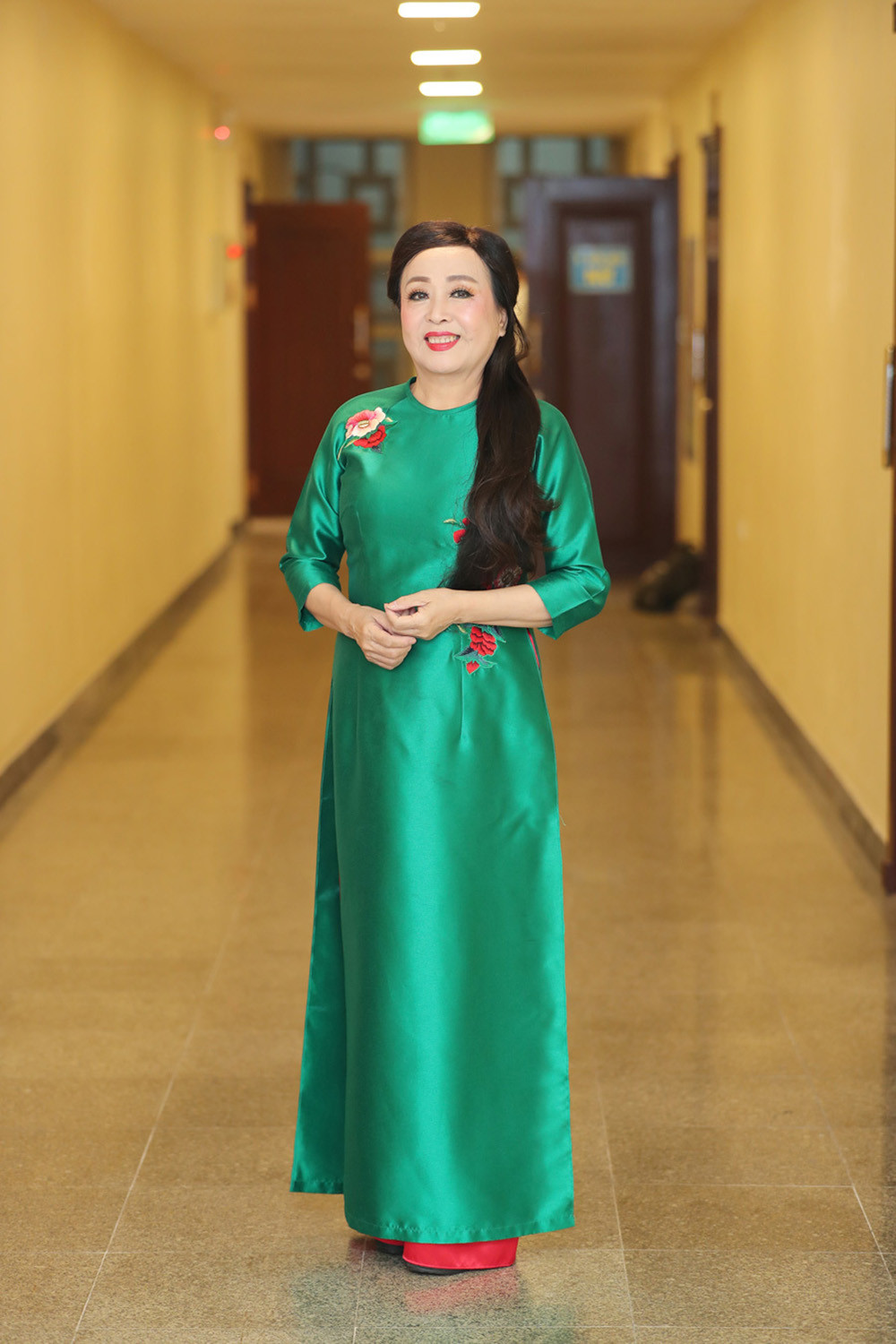 NSND THu Hiền 2.jpg