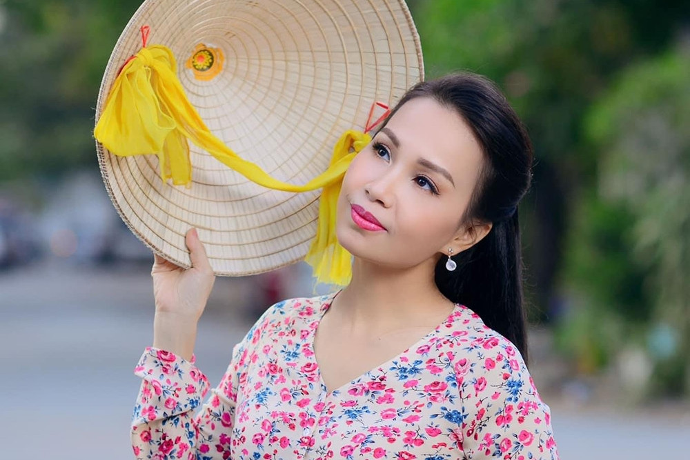 Ca sĩ Cẩm Ly trở lại sân khấu sau biến cố bệnh tật ở tuổi 54