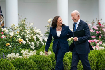 Ông Joe Biden rút khỏi cuộc đua vào Nhà Trắng, ủng hộ bà Kamala Harris thay thế