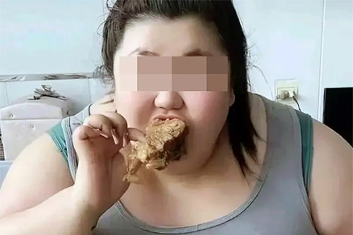 Trung Quốc chấn động vì cái chết của ngôi sao mukbang lúc phát sóng trực tiếp