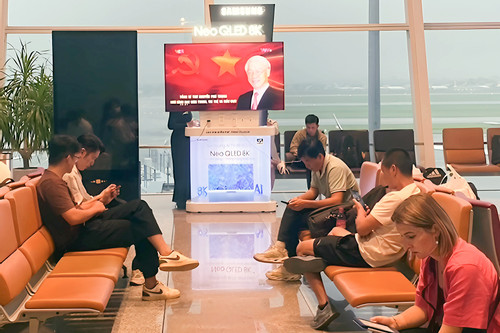 22 sân bay chiếu phim tư liệu về Tổng Bí thư Nguyễn Phú Trọng