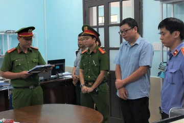 Cấp 13 sổ đỏ trái quy định, 4 cán bộ ở Quảng Nam bị bắt