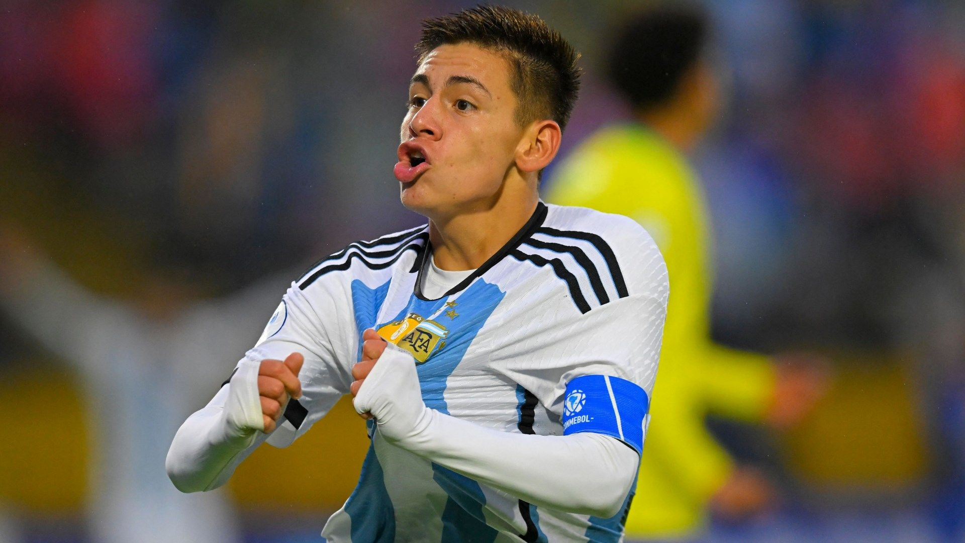 Claudio Echeverri.jpg