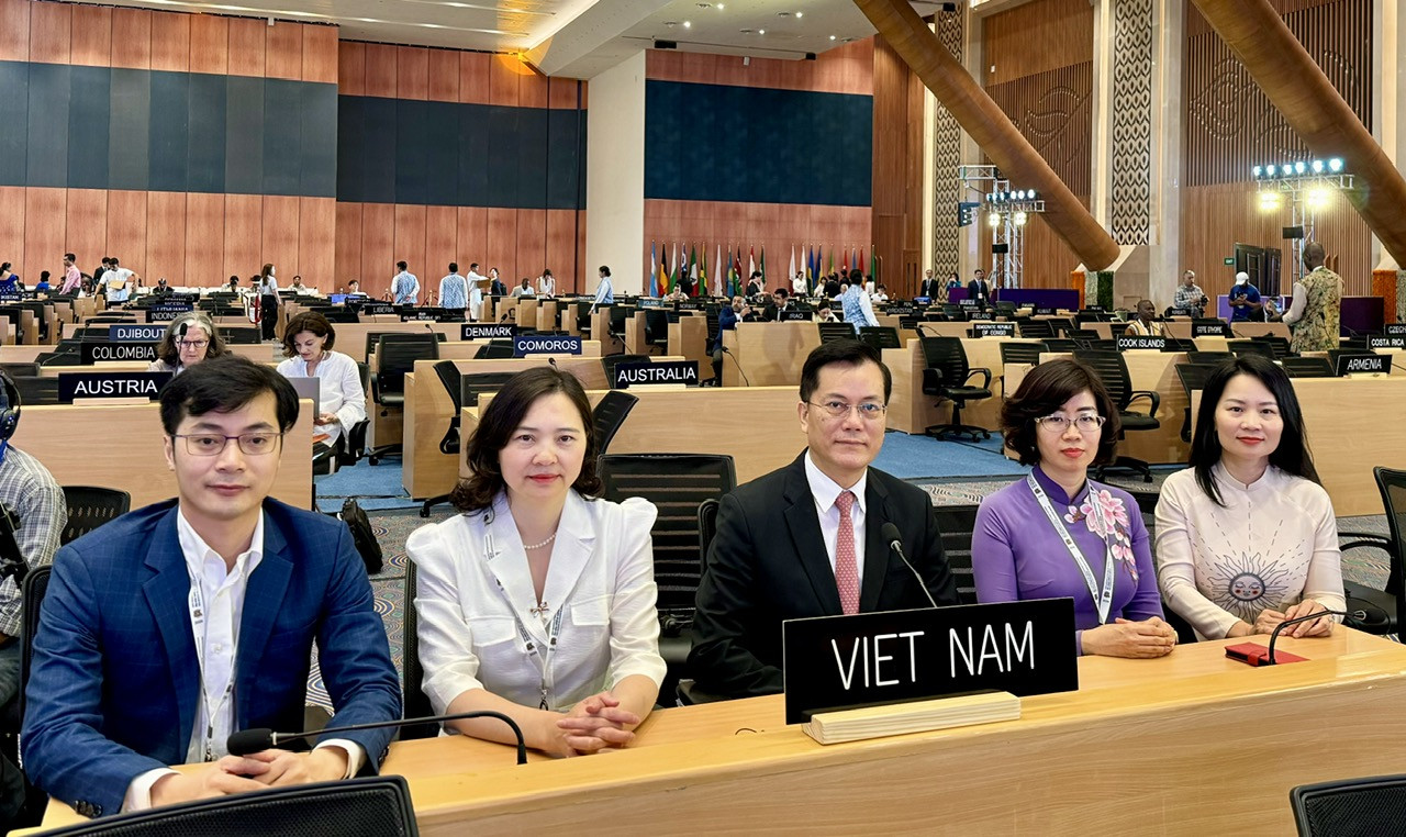 Đoàn Bộ Ngoại giao   UBQG Unesco VN.jpg