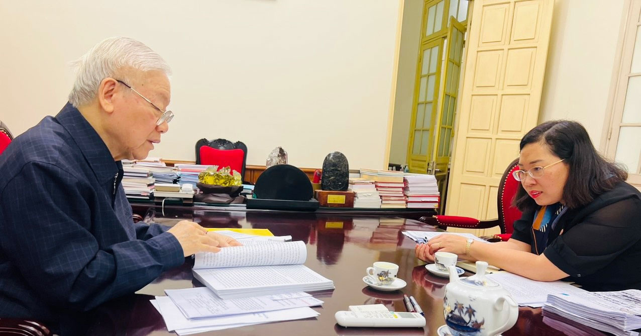 Lời kể từ người 20 năm biên tập sách của Tổng Bí thư Nguyễn Phú Trọng