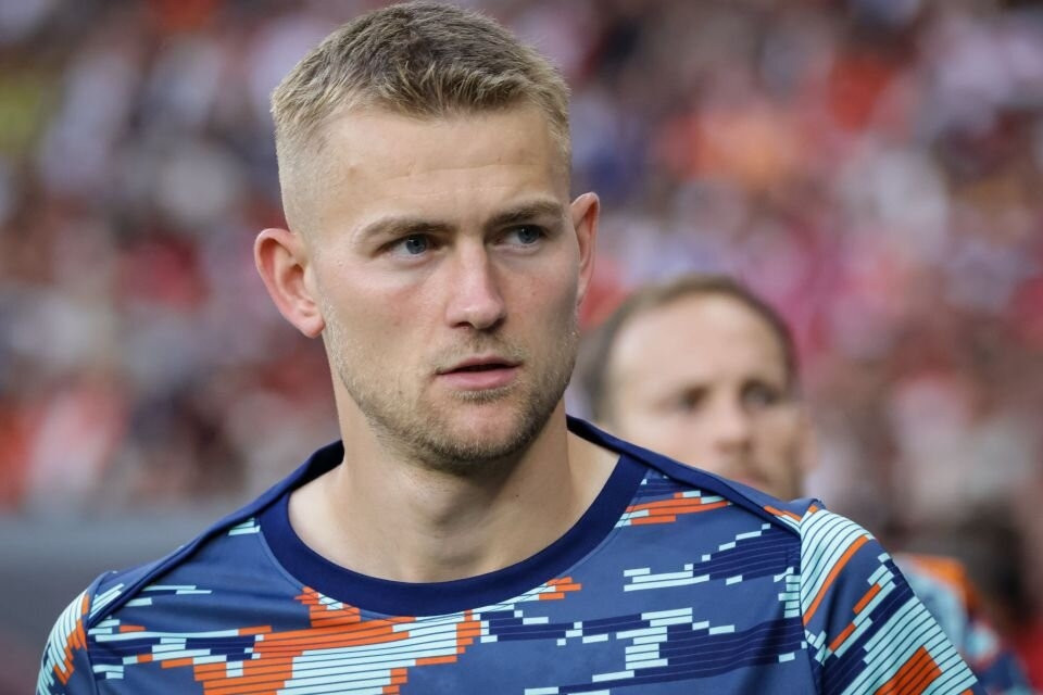 MU gửi mức phí đầu tiên mua De Ligt, Bayern Munich cười khẩy