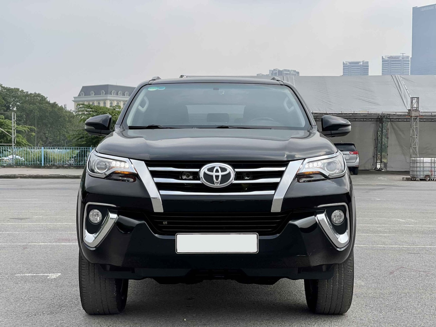 toyota fortuner 62.jpg
