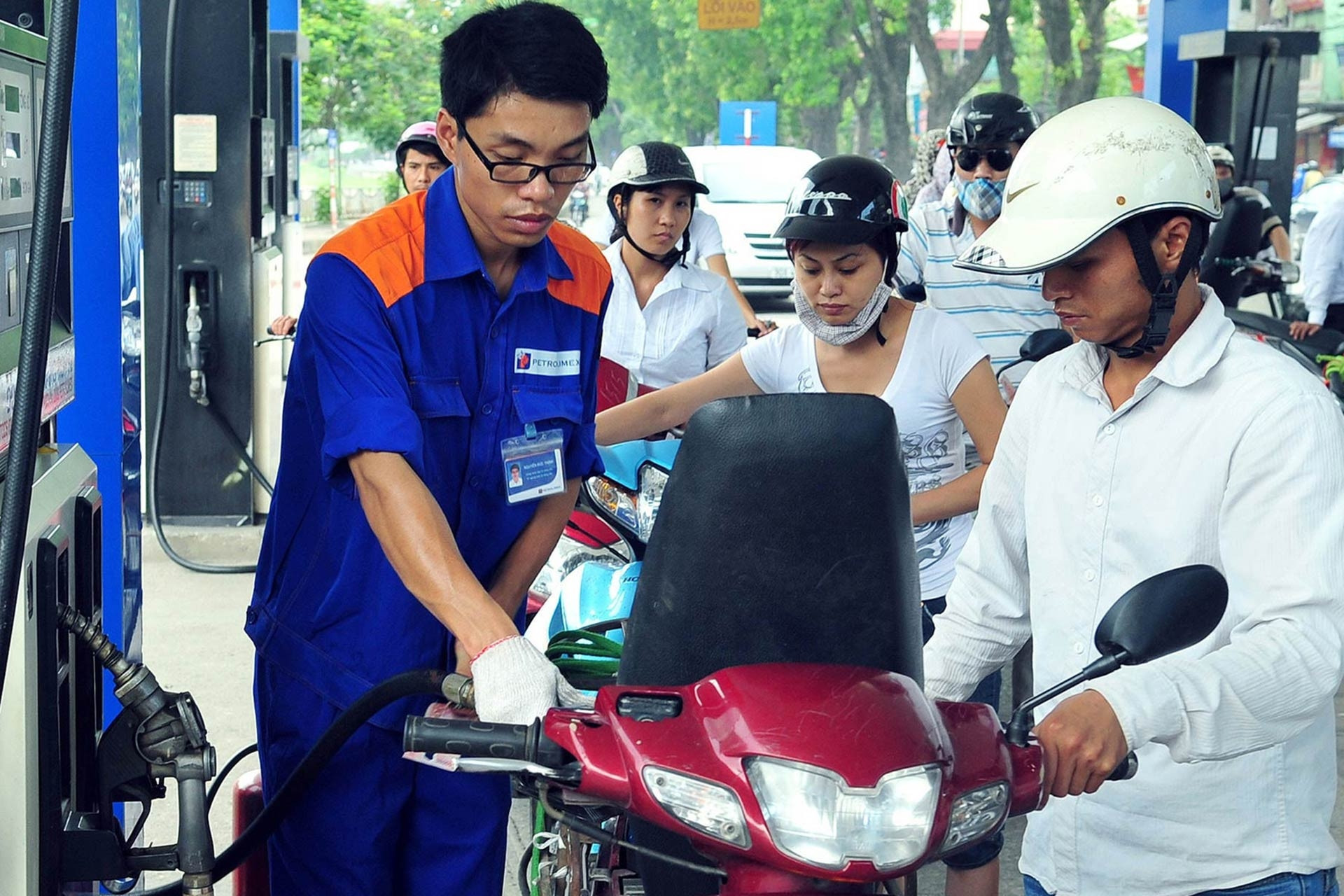 Giá xăng dầu hôm nay 25/7/2024: Thế giới đi xuống, trong nước có thể giảm