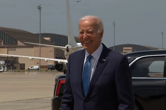 Hình ảnh ông Biden lần đầu trở lại Nhà Trắng sau tuyên bố dừng tranh cử