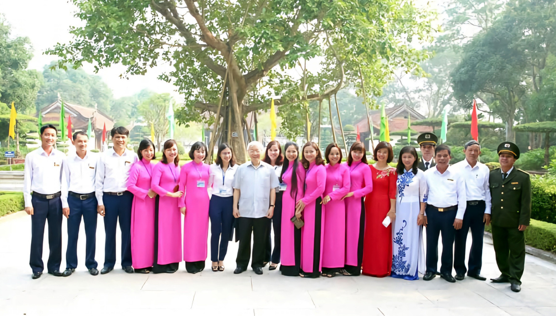 Tong Bi thu 2.jpg