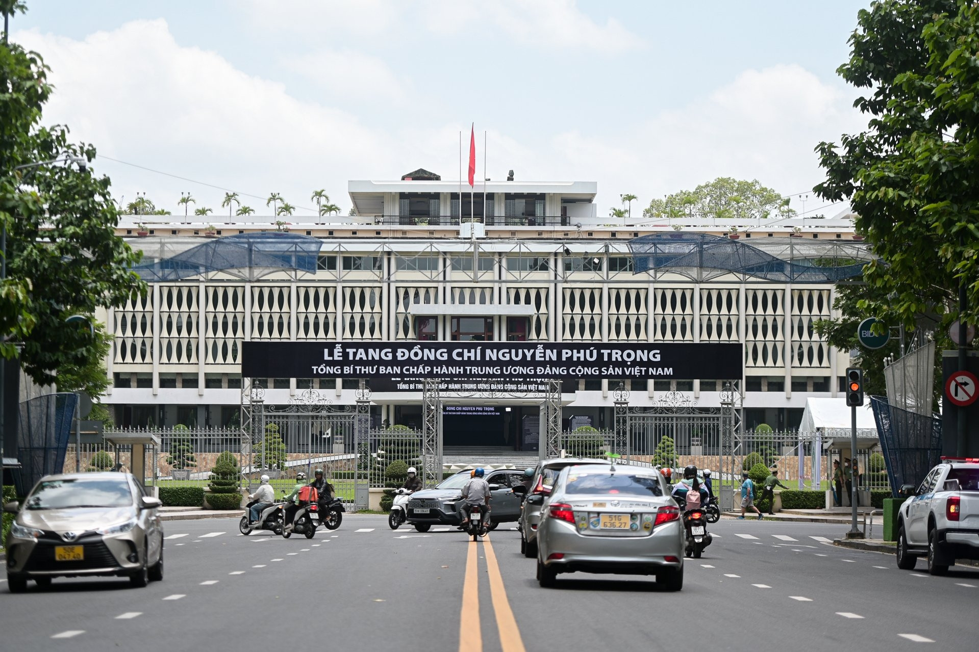 TPHCM hạn chế giao thông nhiều tuyến đường trung tâm trong 2 ngày Quốc tang