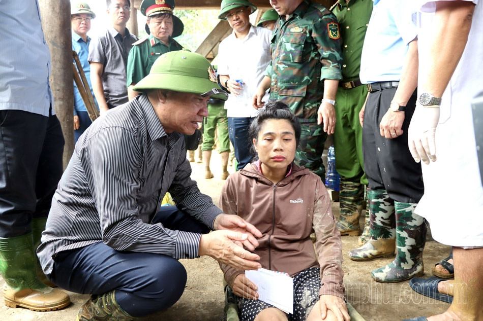 Bí thư Tỉnh ủy vào tâm lũ ống, Điện Biên thành lập ban tiếp nhận cứu trợ