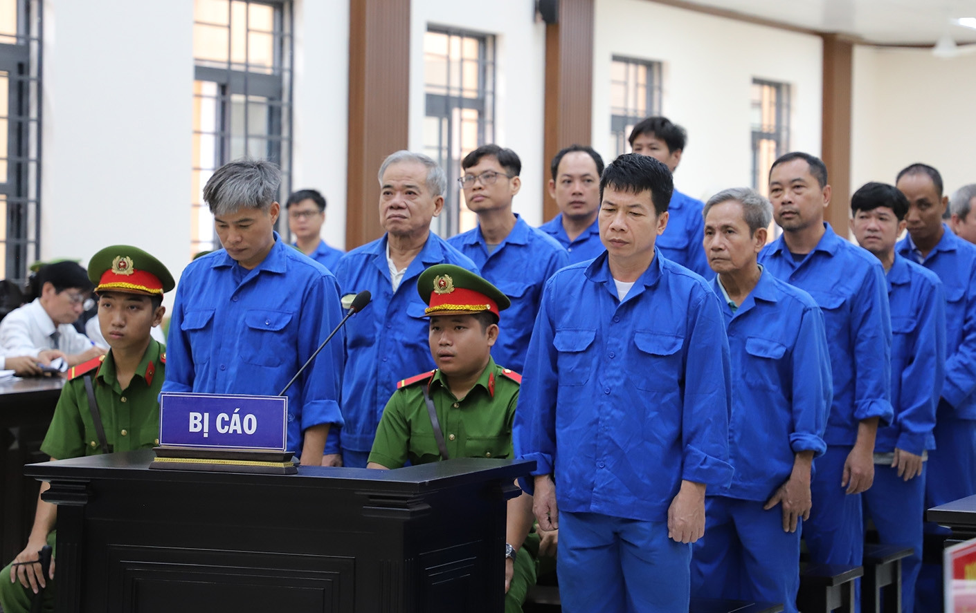 Loạt cựu cán bộ ở An Giang lĩnh án vì 'rút ruột' ngân sách đi chúc Tết