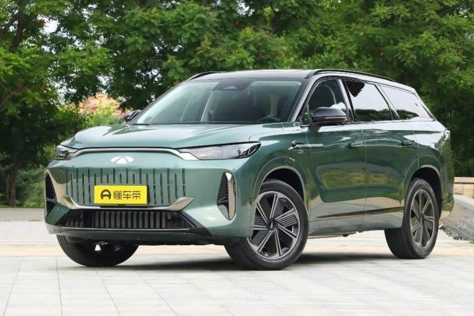 Chery Fulwin T10 lập kỷ lục SUV hybrid sạc điện chạy được xa nhất