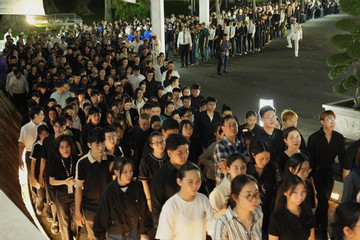 Hơn 38 nghìn lượt người viếng Tổng Bí thư trong ngày đầu quốc tang ở TPHCM
