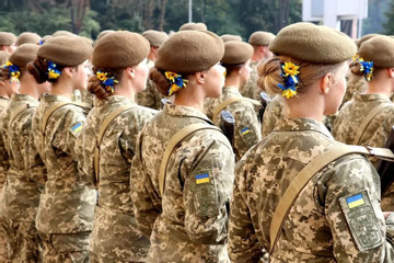 Ukraine cho phép các tù nhân nữ đầu tiên tham gia quân đội