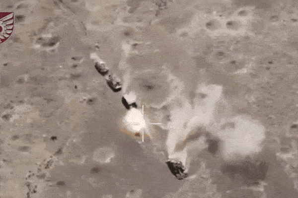 Video Ukraine đẩy lùi đợt tập kích của Nga, bắn nổ hàng loạt xe bọc thép