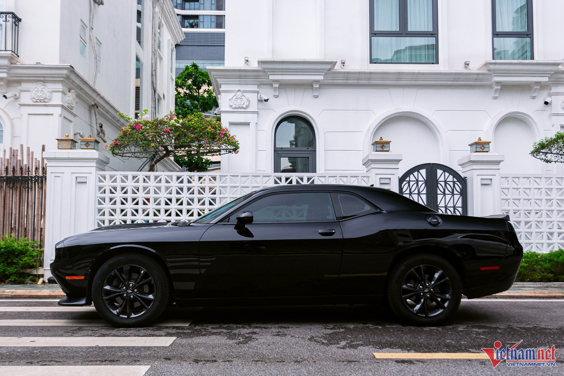 W-dodge challenger 13.JPG.jpg