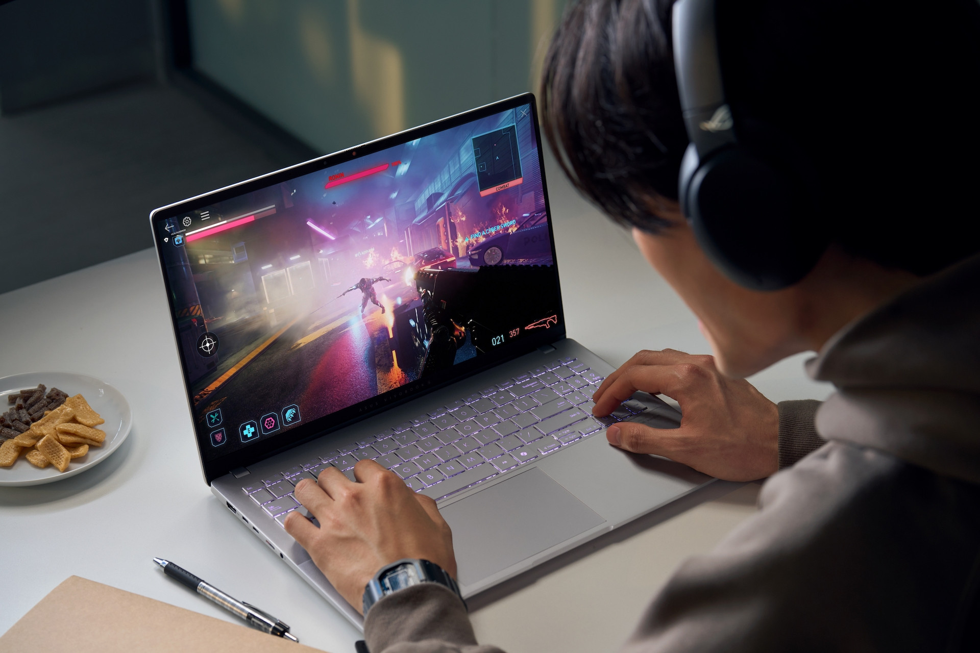 Vivobook S 15 - laptop AI mỏng nhẹ mà mạnh mẽ