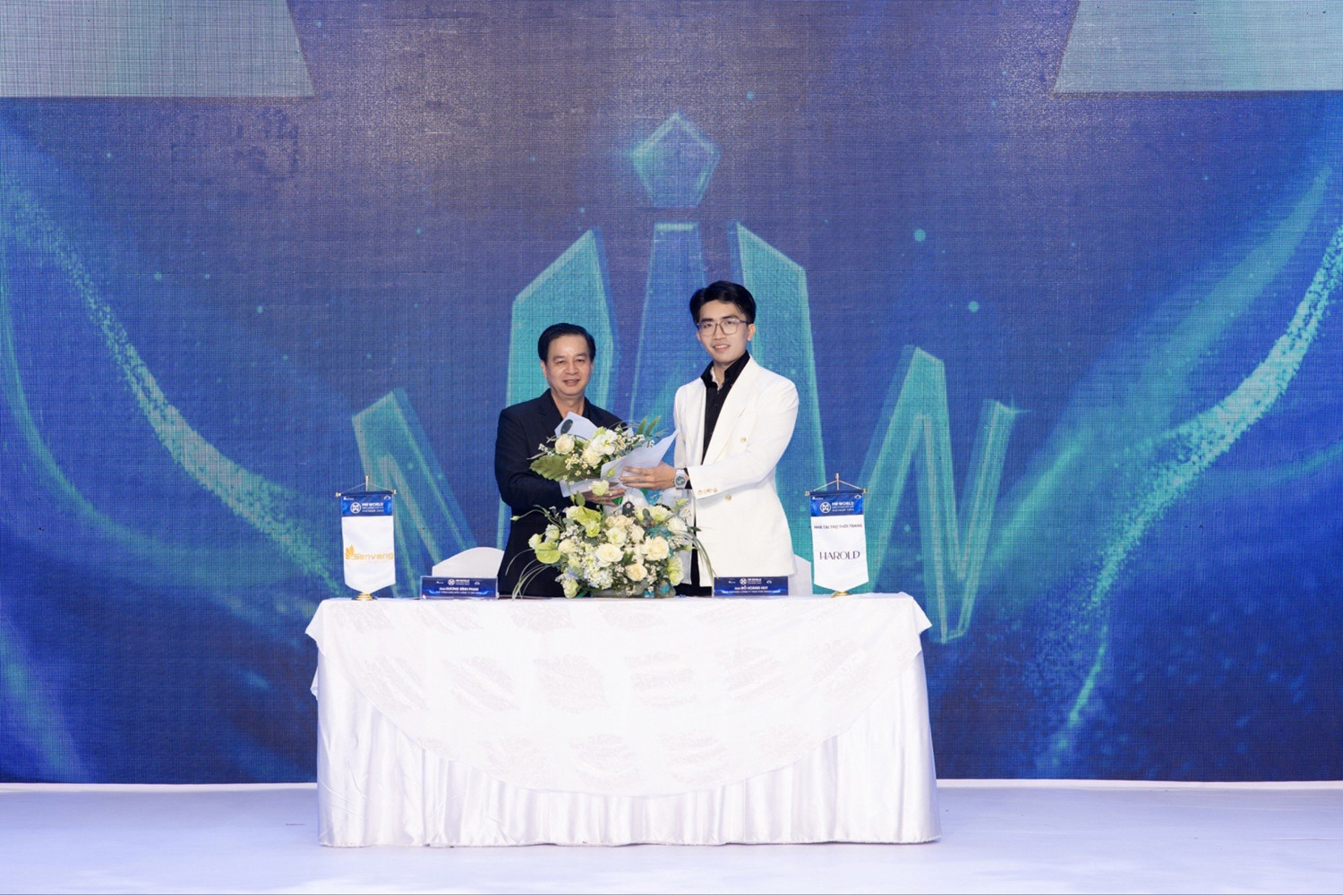 01 Harold Clothes.jpg