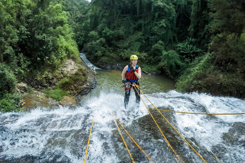 Tour vượt thác ở Đà Lạt lọt danh sách đáng trải nghiệm nhất thế giới