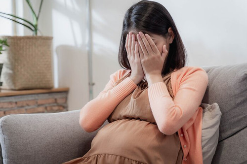 Sinh 3 con gái, người phụ nữ khóc nghẹn mỗi lần đến phòng khám thai