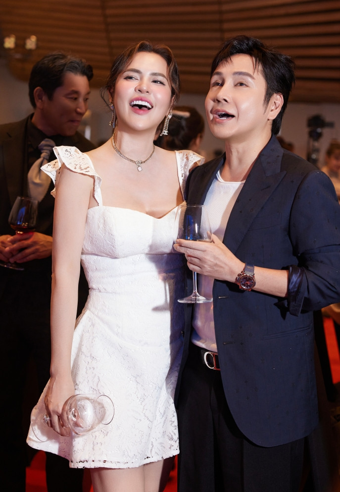 batch_dd0B2A4677 copy.jpg