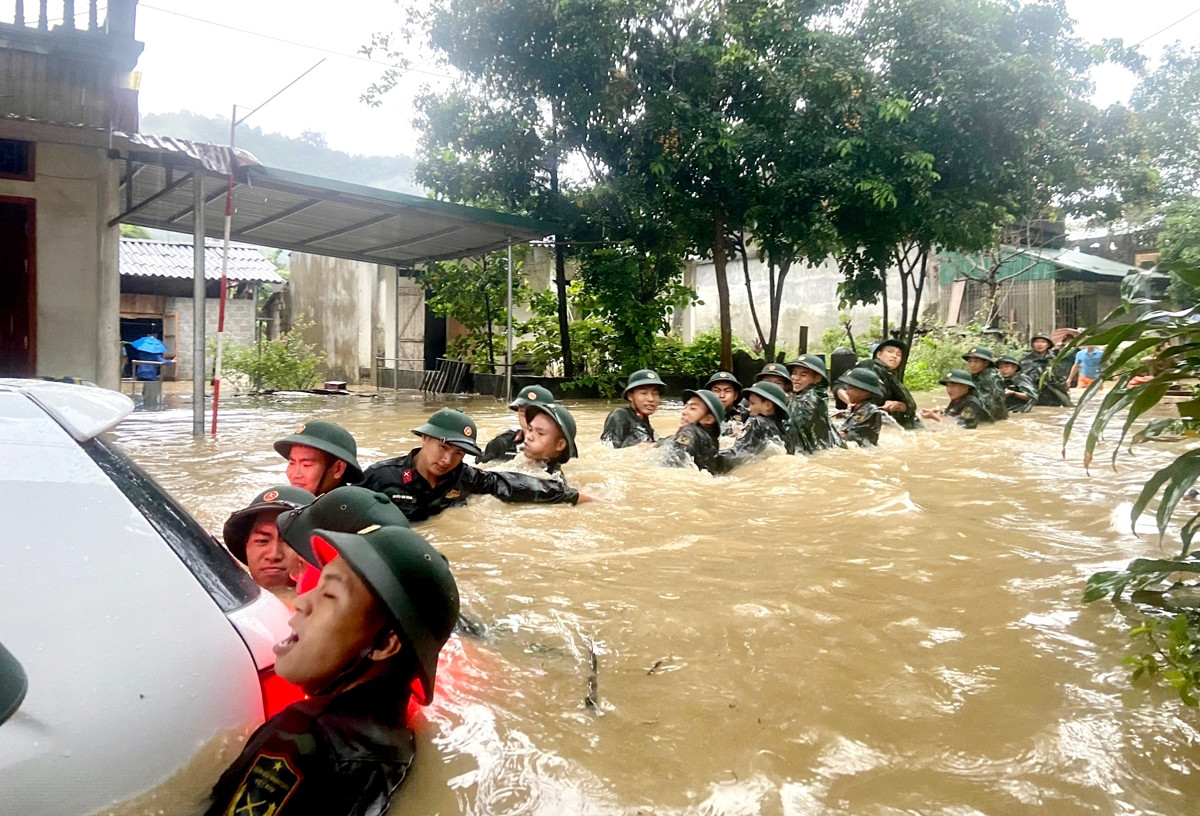 Hàng loạt địa phương chủ động ứng phó thiên tai, bảo vệ vị trí xung yếu