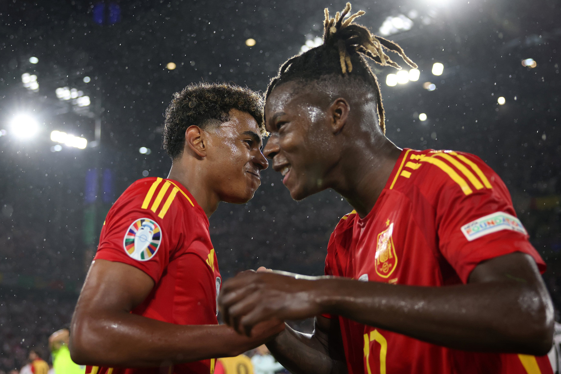 Lamine Yamal Nico Williams.jpg