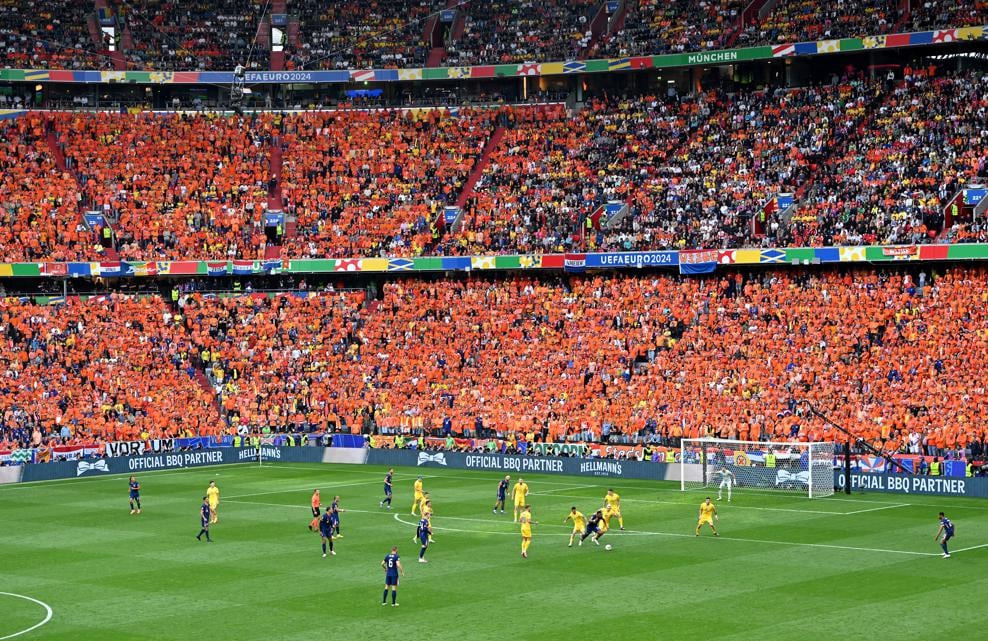 romania vs ha lan.jpg