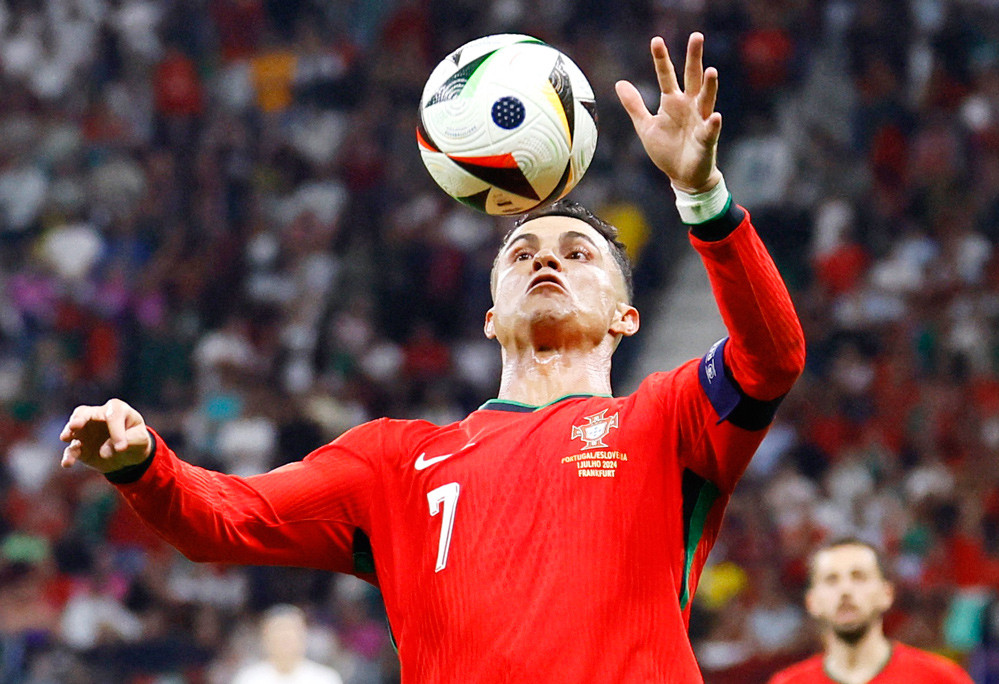 HLV Bồ Đào Nha không đủ bản lĩnh loại Ronaldo Ronaldo