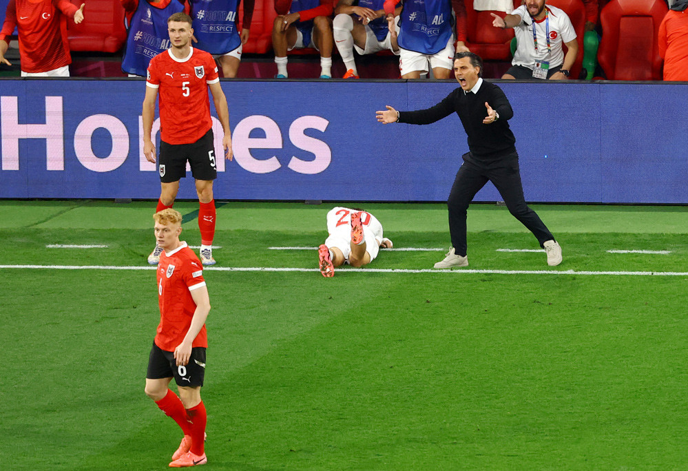 Thổ Nhĩ Kỳ thắng Áo nghẹt thở: Montella gây sốc cho Ranngick như thế nào Thổ Nhĩ Kỳ