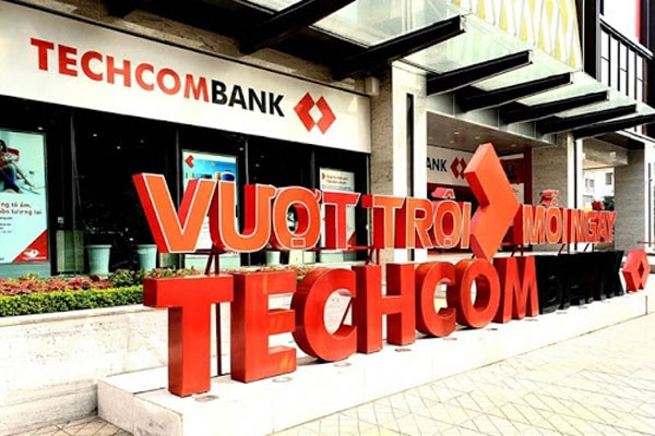 Vụ khách mất 26,5 tỷ tại VCB và TCB: TCB không có lỗi, khách bật khóc