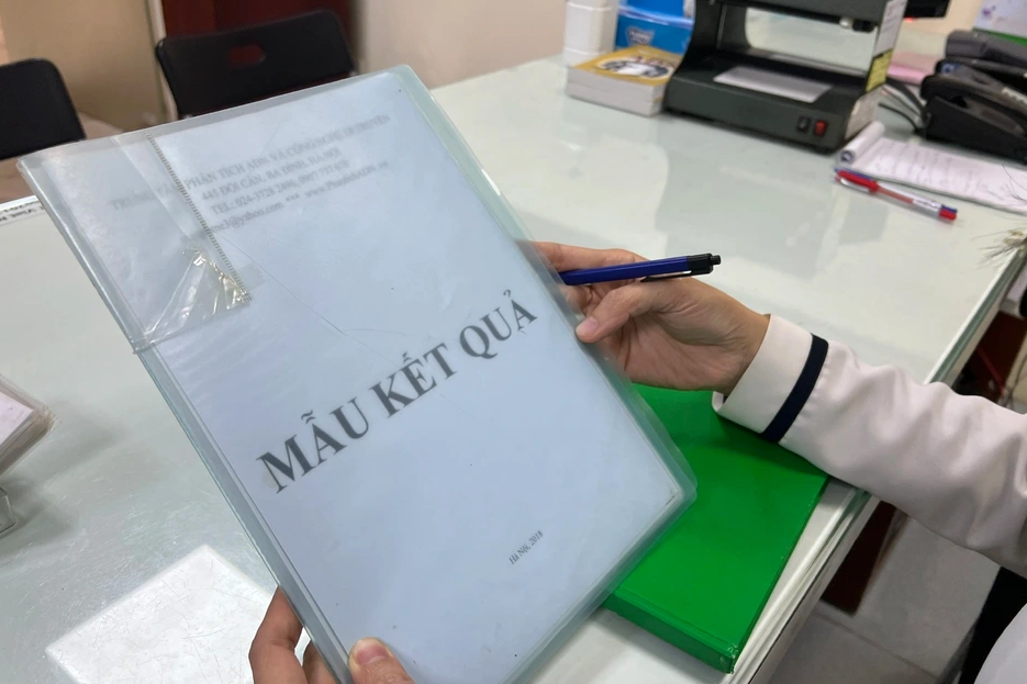 chuyen la giua doi thuong cua nguoi vo khi nhan to xet nghiem adn tu chong 264.png