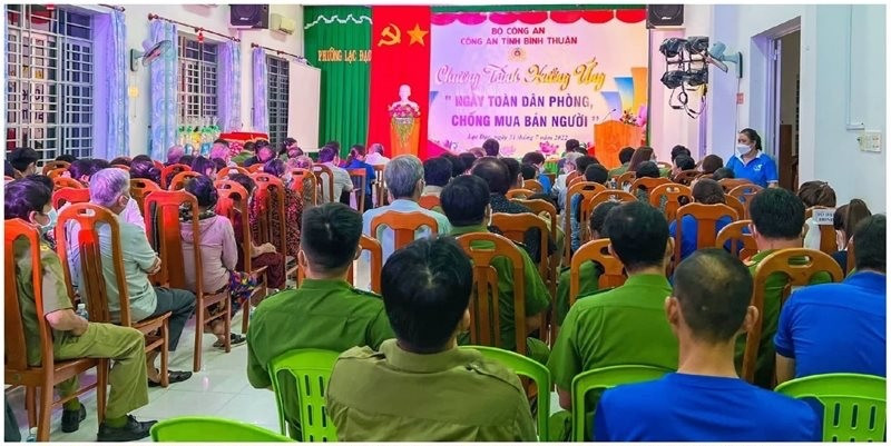 lac dao to chuong trinh ngay phong chong mua ban nguoi.jpg