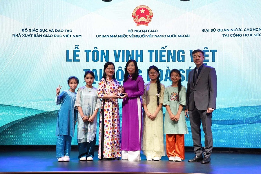 Tôn vinh tiếng Việt trong cộng đồng người Việt Nam tại Cộng hoà Séc