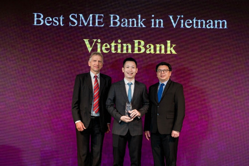 VietinBank lần thứ 4 liên tiếp nhận giải ‘Ngân hàng SME tốt nhất Việt Nam’