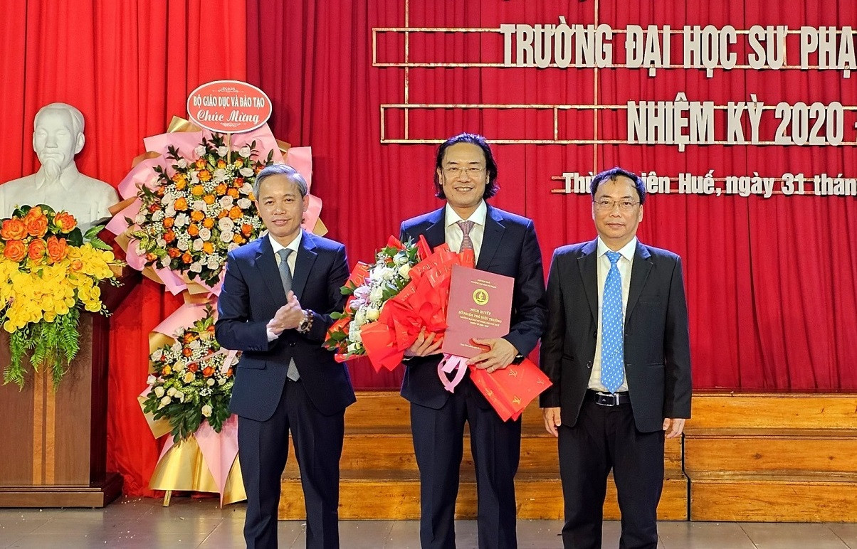 Trường Đại học Sư phạm Huế chính thức bổ nhiệm hiệu trưởng và phó hiệu trưởng