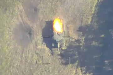 Video quân Nga bắn cháy xe tăng Leopard 2A4 Ukraine ở Donbass