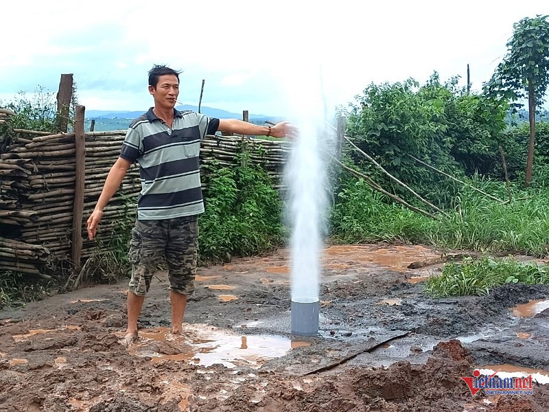 W-Giếng nước lạ 1.jpg