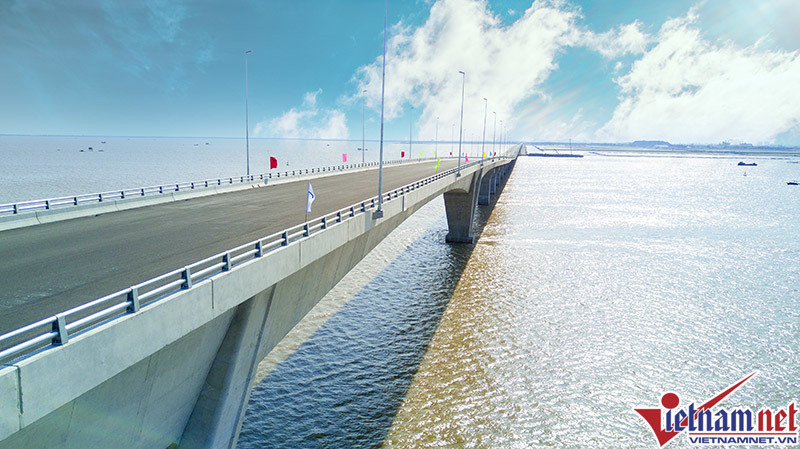 cầu vượt biển Hải Phòng.jpg