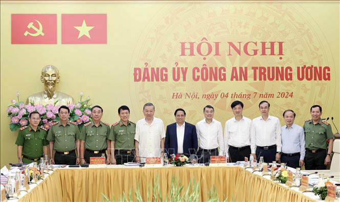 chu tich nuoc to lam va thu tuong pham minh chinh du hoi nghi dang uy cong an trung uong 346e023684a04e97b17d3ad06e4a275 2180.jpg