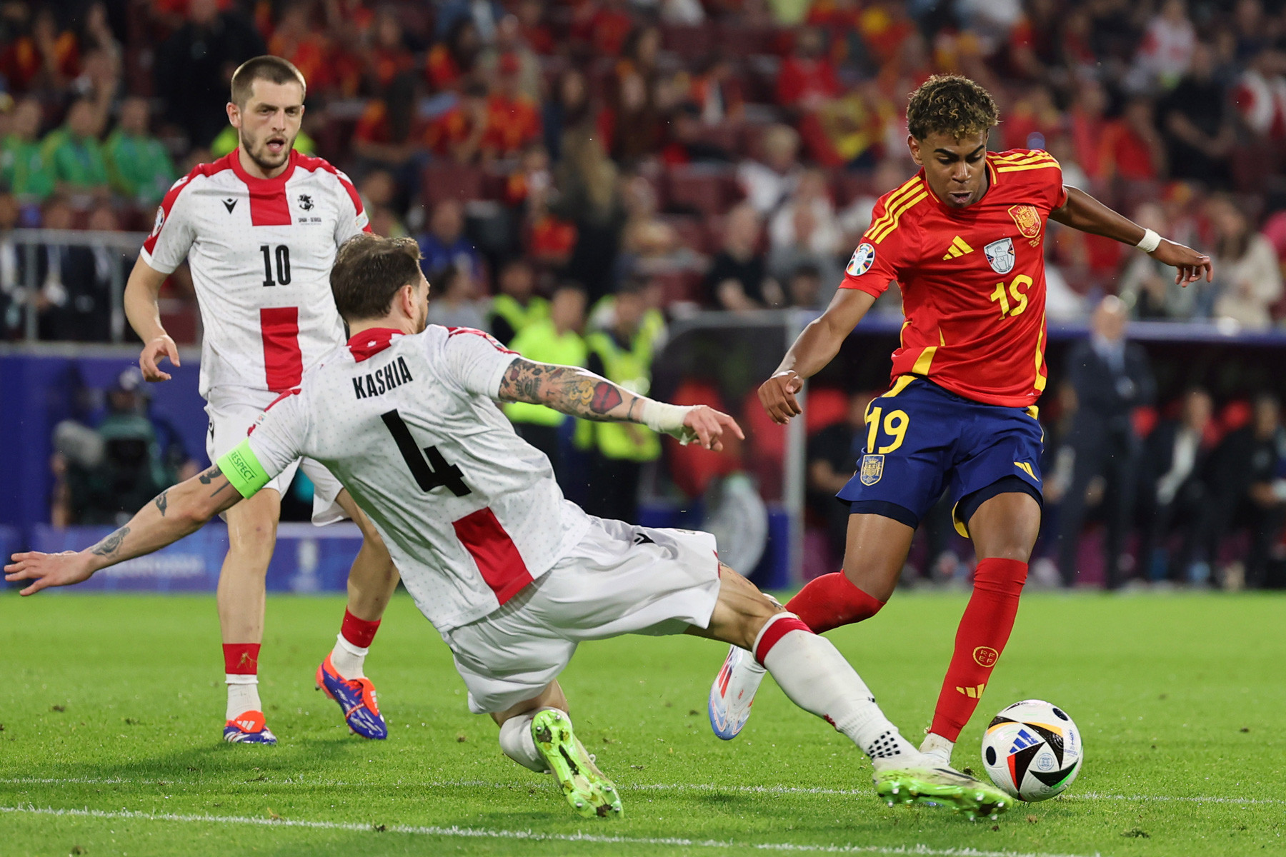 Lamine Yamal Tay Ban Nha Georgia 4 1.jpg