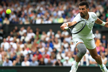 Djokovic vất vả hạ tay vợt hạng 277 ATP ở vòng 2 Wimbledon