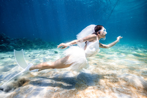 Nữ du khách Hà Nội thích lặn biển, sở hữu bộ ảnh 'sống ảo' dưới nước đẹp mê