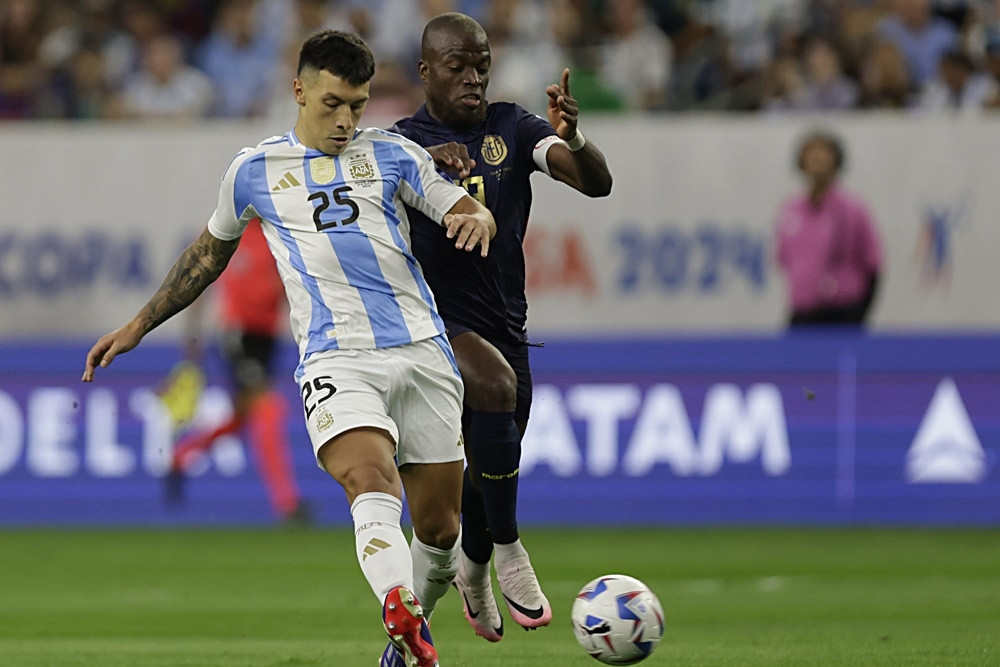 Trực tiếp bóng đá Argentina 1-0 Ecuador: Valencia đá hỏng phạt đền