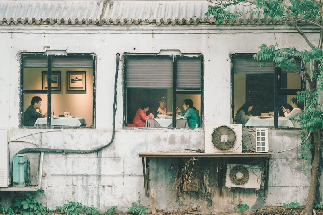 Nửa đêm nóng bức không có điều hòa, nàng dâu làm điều khiến mẹ chồng cảm động