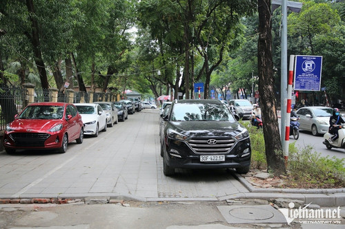 Luật Trật tự, an toàn giao thông đường bộ: Những nơi nào không được dừng, đỗ xe?