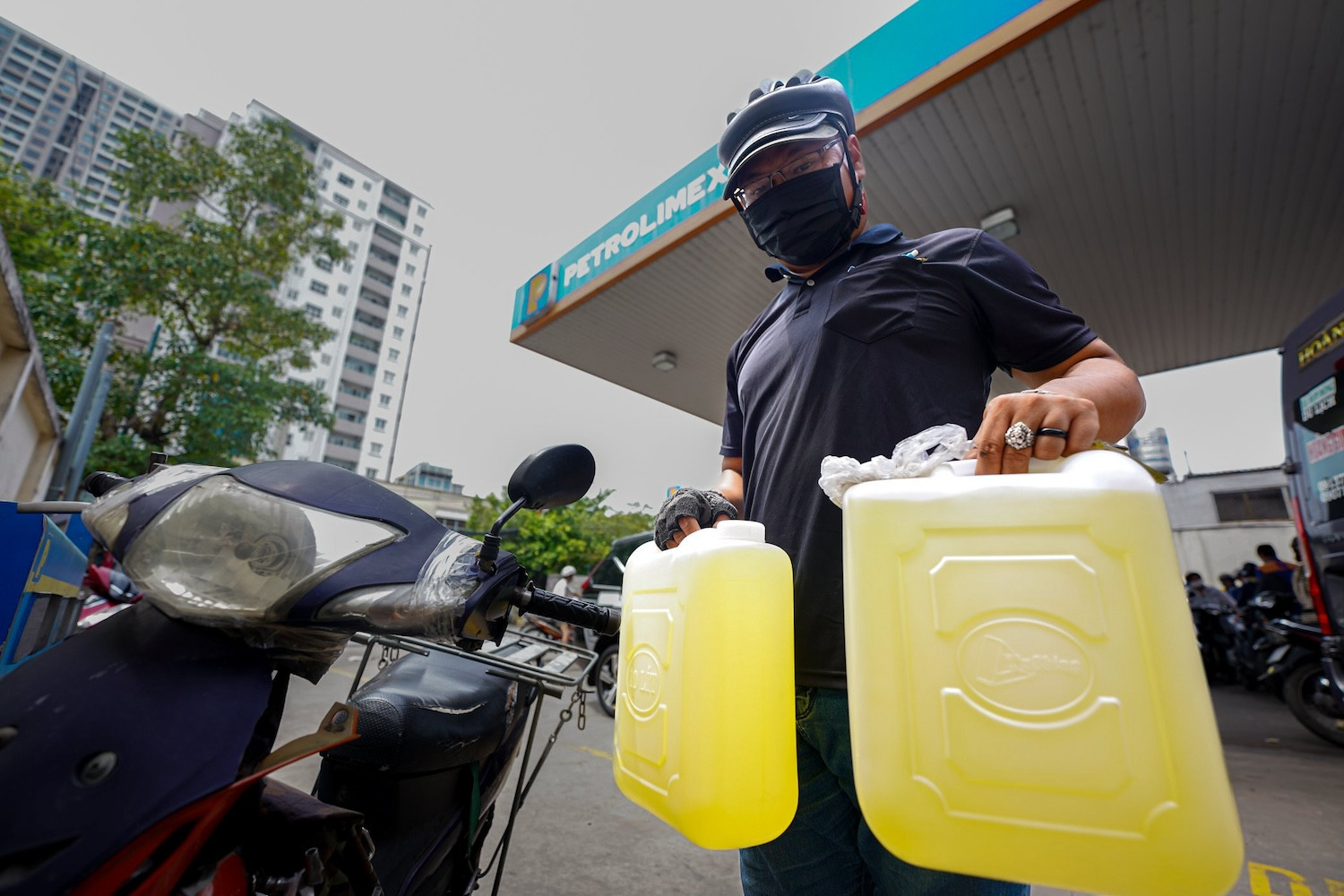 luu tru xang trong nha.jpg